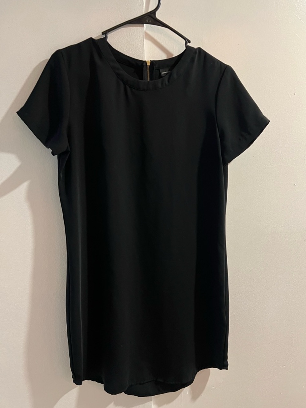 Black short sleeve shift dress